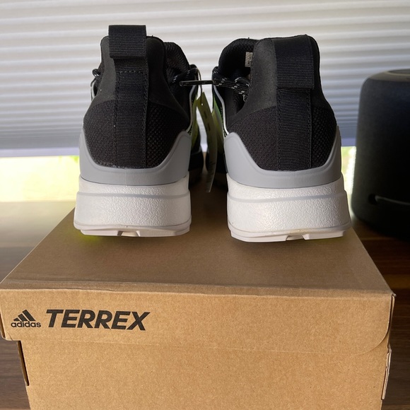 NEW Adidas Men's Terrex Trailmaker Hiking Shoes Lightweight B/W/Solar Yellow - Picture 3 of 7